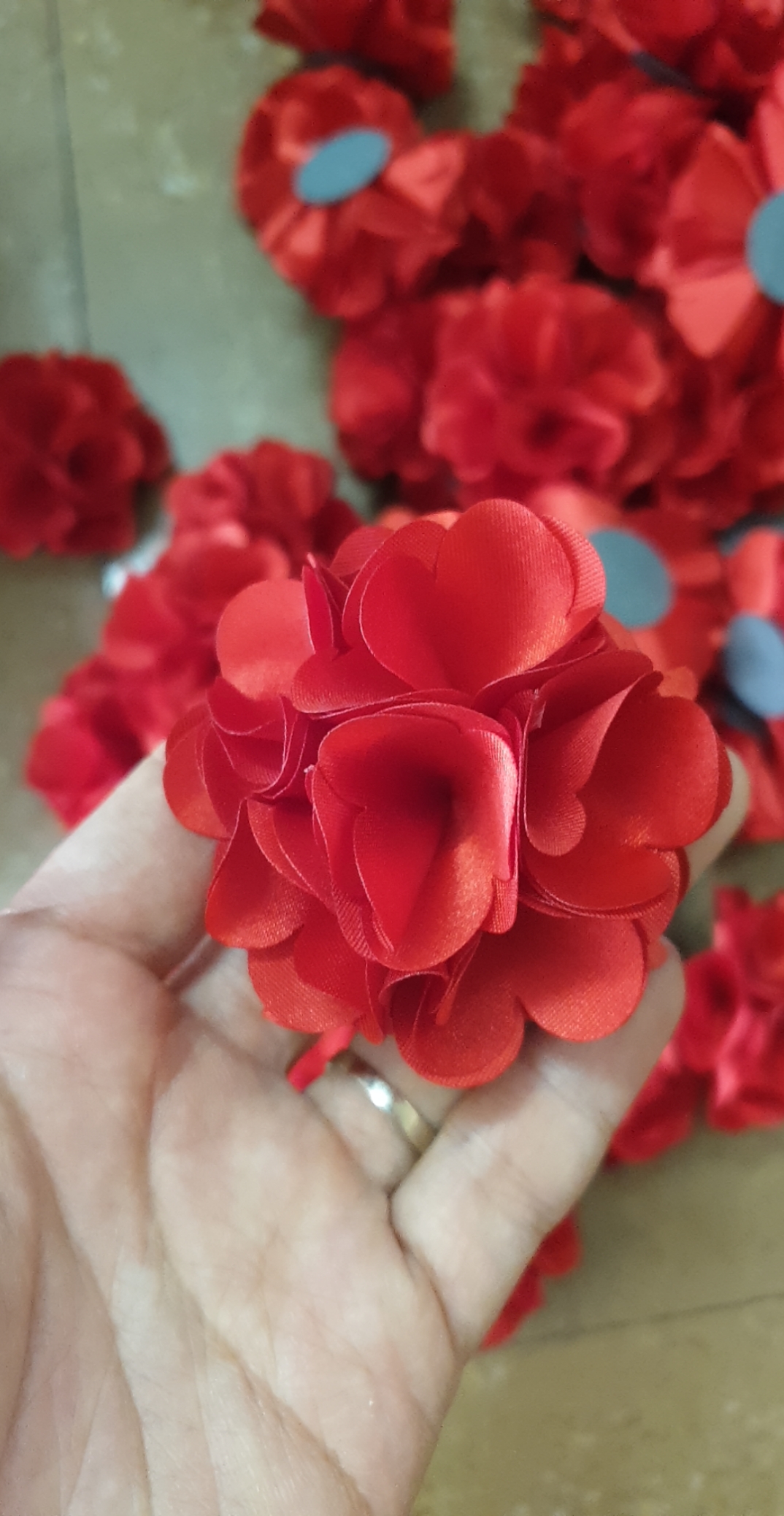 Hoa cài áo có ruy băng in chữ theo yêu cầu hàng đẹp handmade giá chỉ từ 15kbông  hoa đăng đức lương